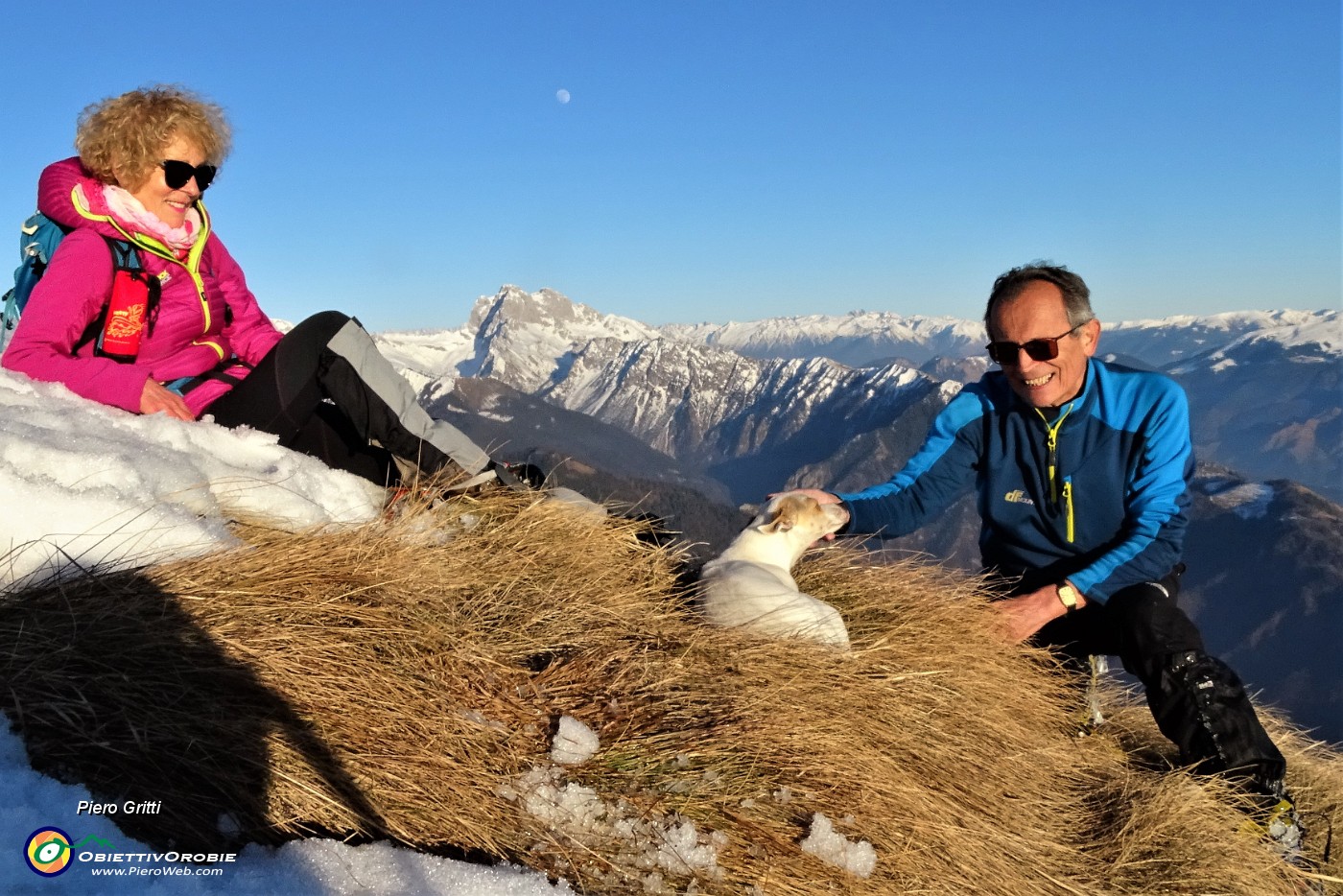 88 Scende il sole, si alza la luna sopra la Regina!.JPG